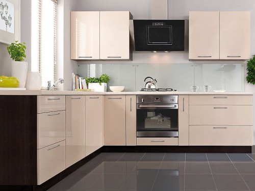 Кухня Шанталь — длина 2,6 м ширина 2,4 м Кухня Шанталь — длина 2,6 м ширина 2,4 м