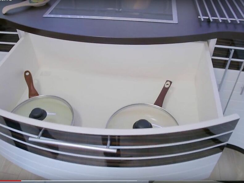 Кухня Бостон — длина 3,1 м ширина 2,4 м Кухня Бостон — длина 3,1 м ширина 2,4 м