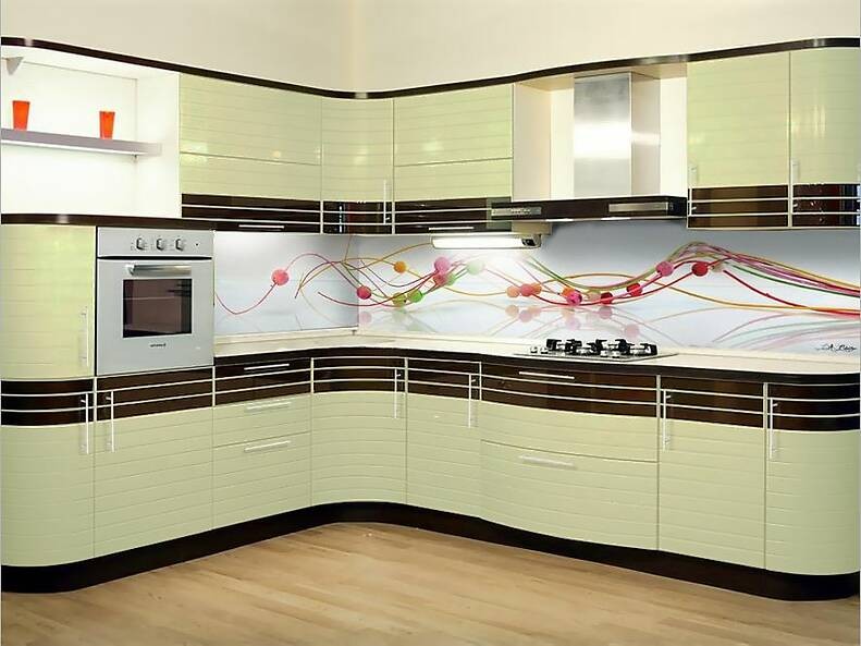 Кухня Бостон — длина 3,1 м ширина 2,4 м Кухня Бостон — длина 3,1 м ширина 2,4 м