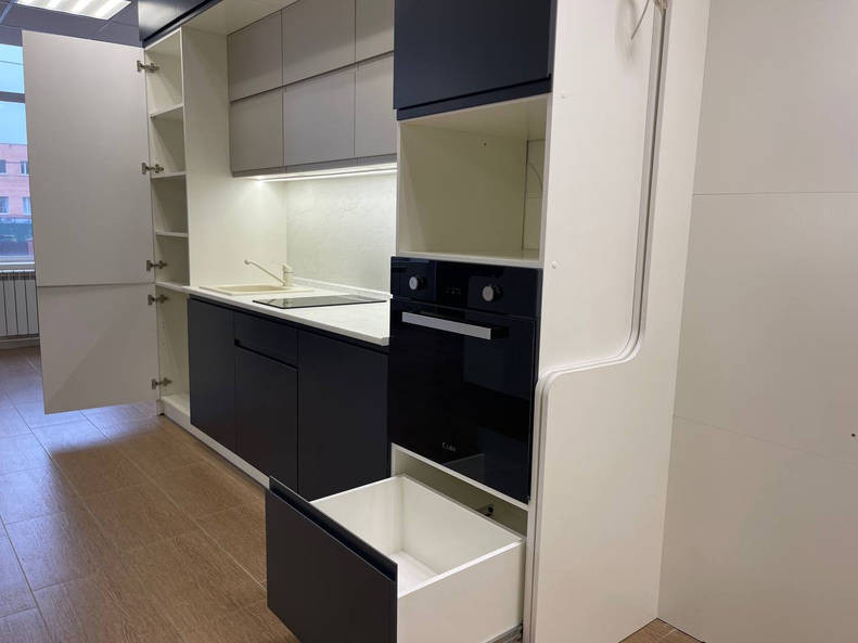 Кухня Маори — длина 2,4 м