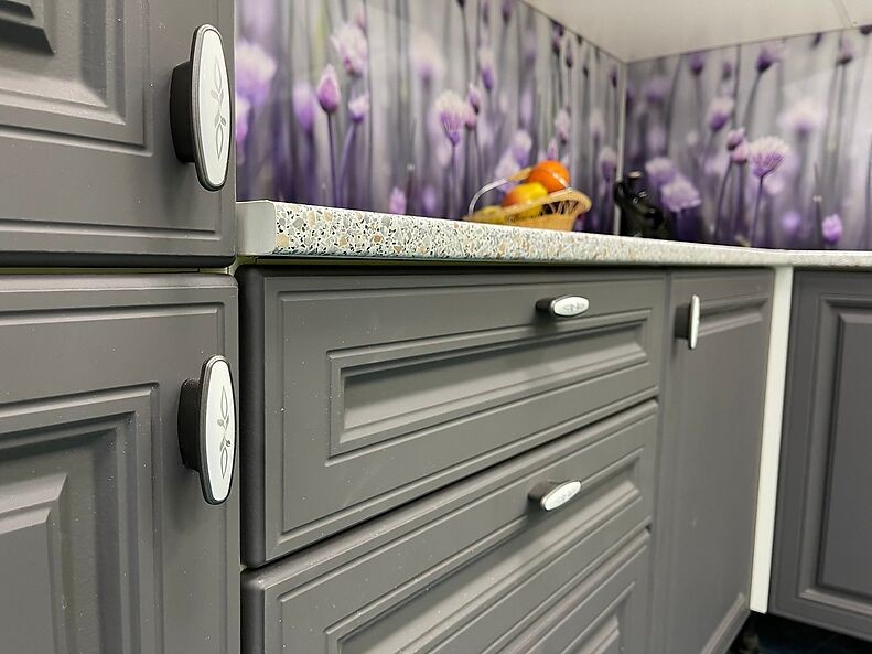 Кухня Ева — длина 2,9 м ширина 2,4 м Кухня Ева — длина 2,9 м ширина 2,4 м