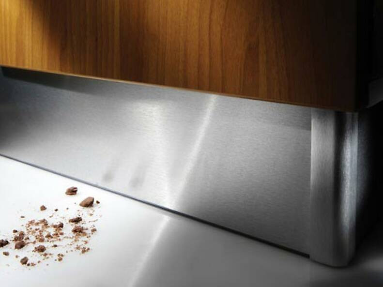 Цоколь пластиковый Н-150 мм. Цоколь пластиковый Н-150 мм.