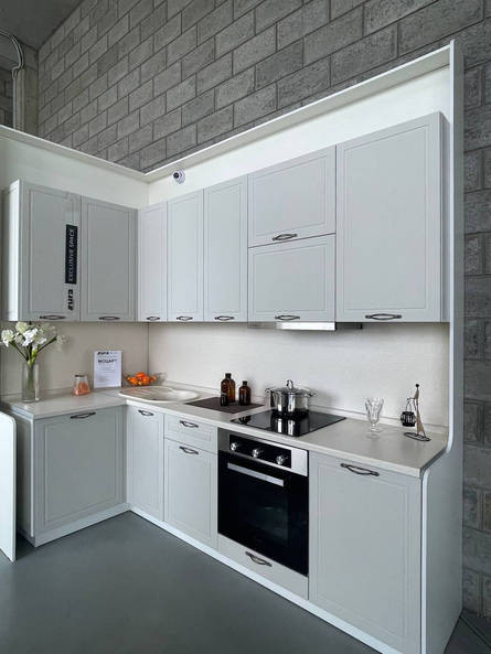 Кухня Моцарт — длина 3,8 м ширина 2,2 м