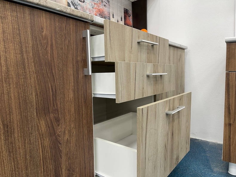 Кухня Европа — длина 3 м Кухня Европа — длина 3 м