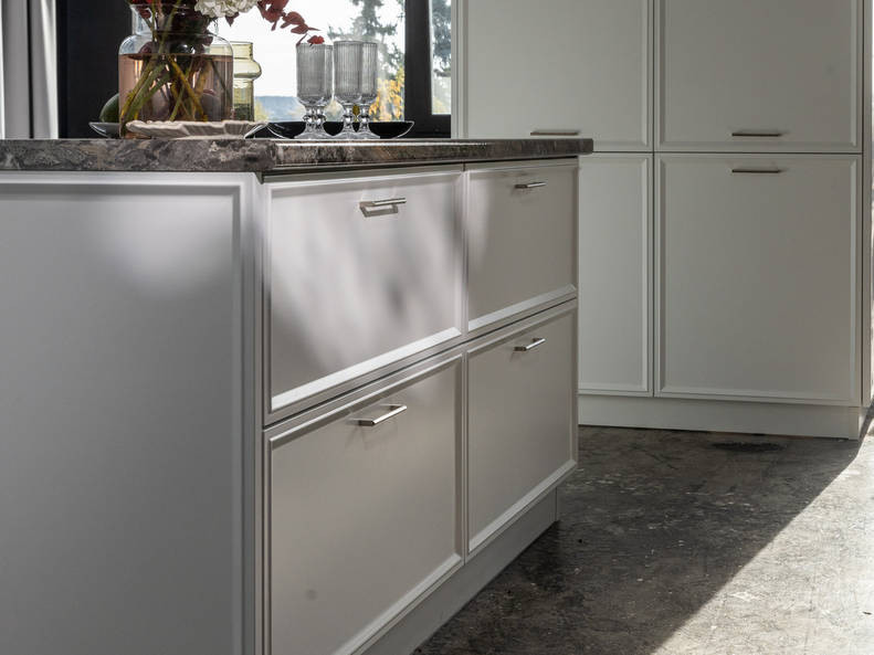 Кухня Беверли Royal — длина 3,4 м ширина 2,5 м Кухня Беверли Royal — длина 3,4 м ширина 2,5 м