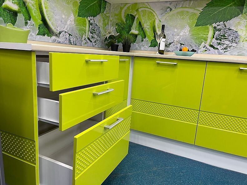 Кухня Люкс — длина 1,8 м Кухня Люкс — длина 1,8 м